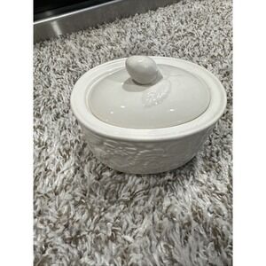 Mikasa English Countryside white sugar bowl‎ & Lid